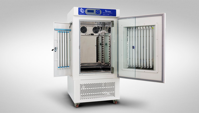 Incubateur Climatique Artificiel YR05328 // YR05330 – 1